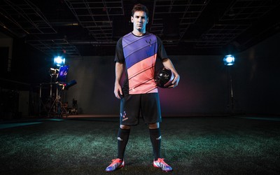 金博电竞快讯-加布里埃尔与门将撞在一起